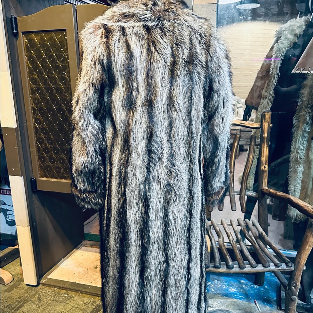 Givenchy Boutique Furs x Blum’s Vogue Luxurious Raccoon Fur Coat - Picture 5 of 7
